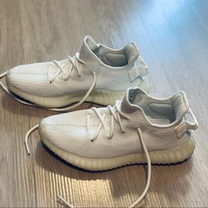 Yeezy Boost 350 V2 “Triple White”